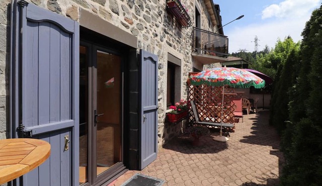 Gite Saint-Flour, 2 bedrooms, 5 persons