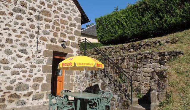 Gite Saint-Projet-de-Salers, 2 bedrooms, 4 persons