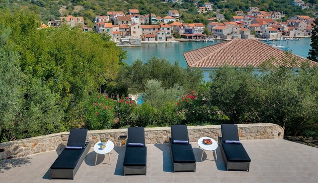 Spacious Hillside Villa Ideal for Group Holiday