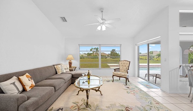 Relax in Rotonda Pool Home in Golf Course Community, Near Beaches, Shopping, Restaurants - Awesome!