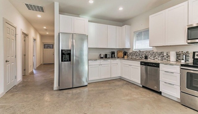 Central Dallas| 5min to Dtown/Deep Ellum| 65” TV