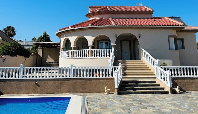 Villa Heike in Ciudad Quesada with beautiful sights to the salt lakes
