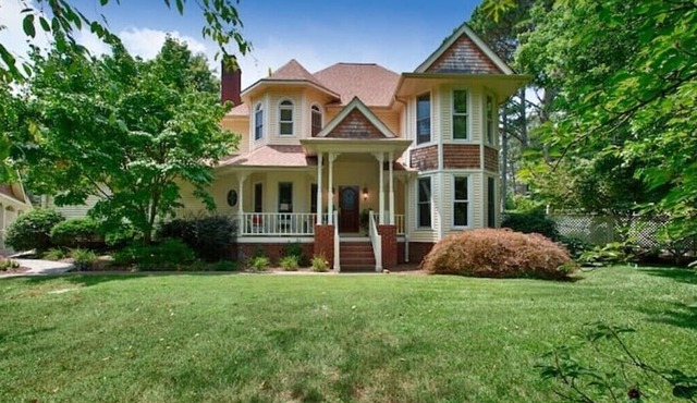 Southern Pecan Hideaway - Luxury Home