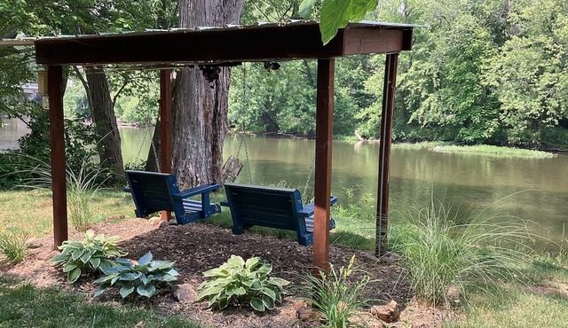 Riverfront house on the Tippecanoe River- Yogi’s Den - upper level