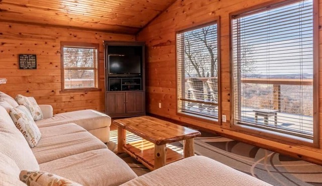 Mountain Sunset Cabin w/Hot Tub