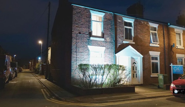 Town Centre House with parking, Wi-Fi