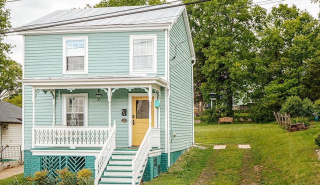 Green on New - Central Location and Staunton Charm