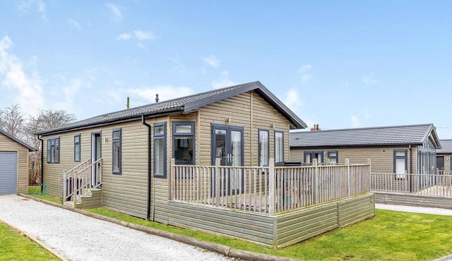 2 bedroom accommodation in Overseal, Nr Ashby-de-la-Zouch