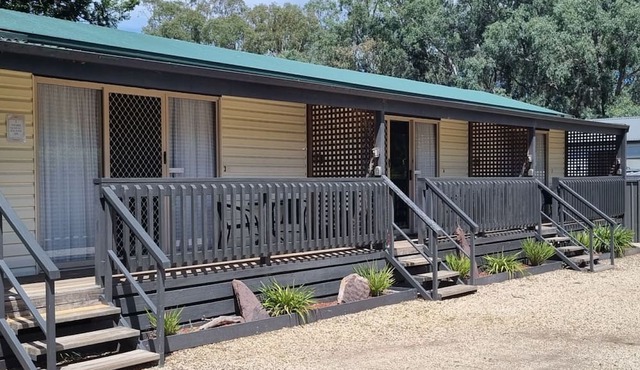 Alexandra Parklife. Deluxe Studio 2