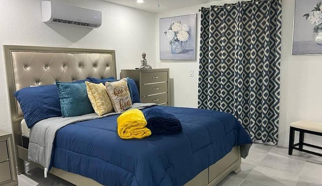 Romantic suite 5 minutes from the beach!