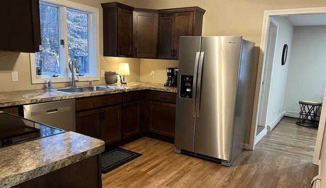 Beautiful home where you can relax by the fire, enjoy nature, close to the Lake!