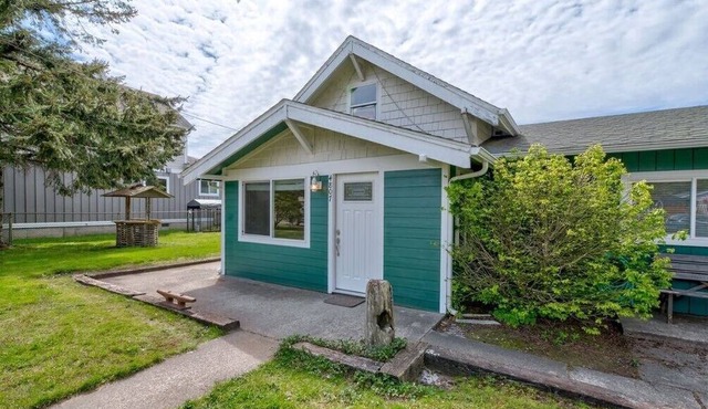 Pets OK, Fenced Yard, Close to Town (SVBApt)