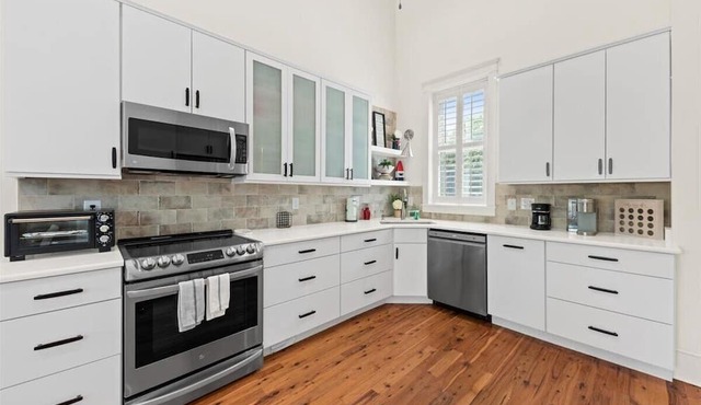 Updated Island home with Private Pool and Spa in the Heart of Isle of Palms!