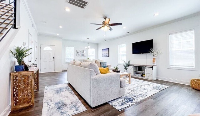 Dual Homes, 8 Beds: A Double Delight in Wilmington!