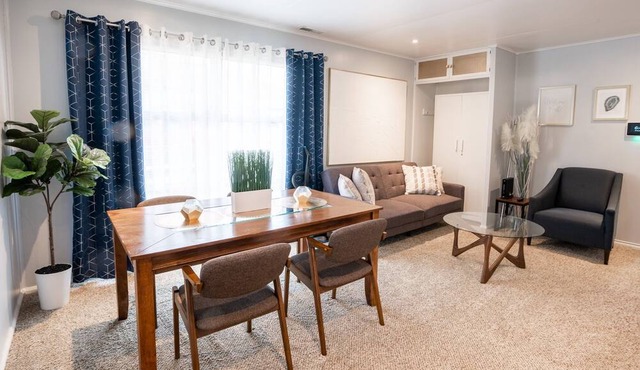 Newly Renovated 3BR w/ King Bed - 4mi from DTFW