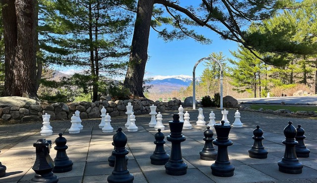 Charming Stonehurst Manor Unit, Close to Downtown N. Conway & Outdoor Fun