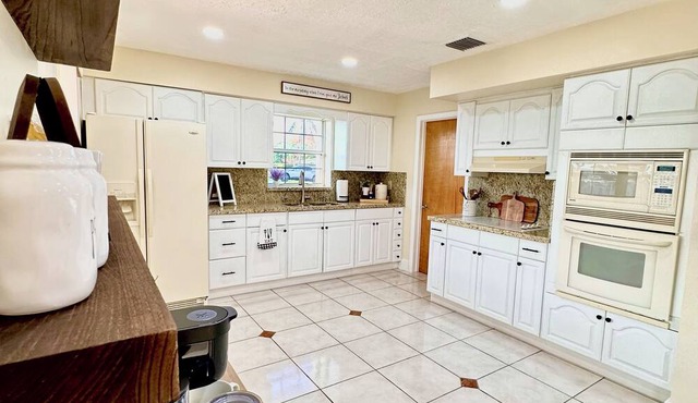 Spacious, family friendly home in the heart of Miami