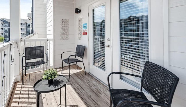 South Asheville Getaway Private Balcony Apt 2