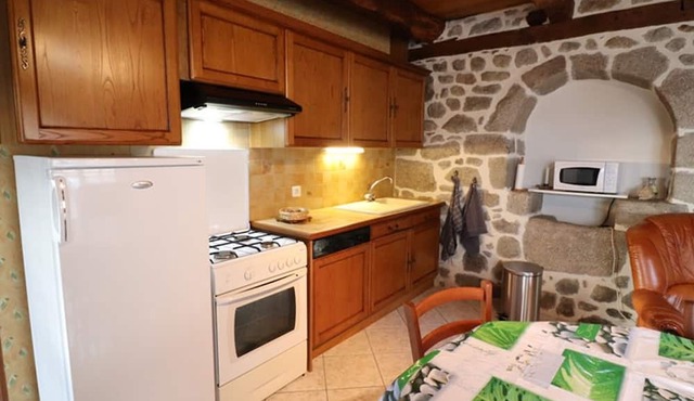 Gite Sansac-Veinazès, 2 bedrooms, 4 persons