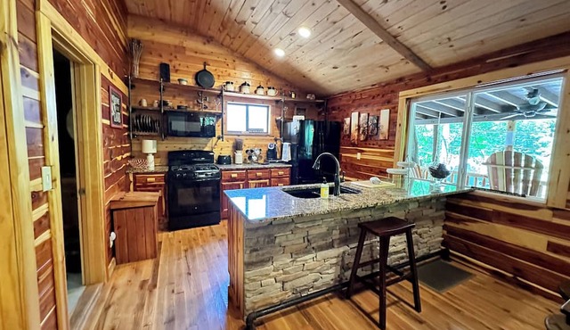 Hideaway Holler Cabin