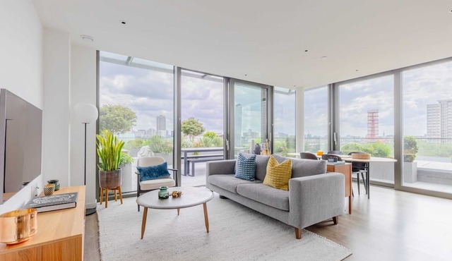 Bright 2BD Flat - 4 min walk to Hampstead Heath!