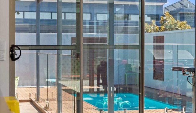 Top End Poolside Perfect Holiday Home