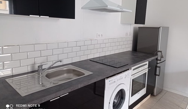 newly renovated comfortable spacious studio