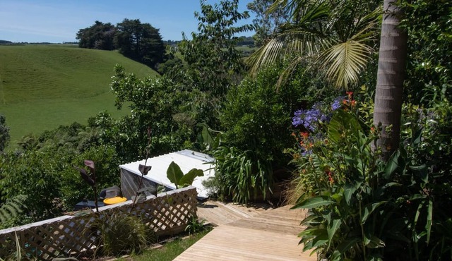 BUTLERS LANE THE RETREAT