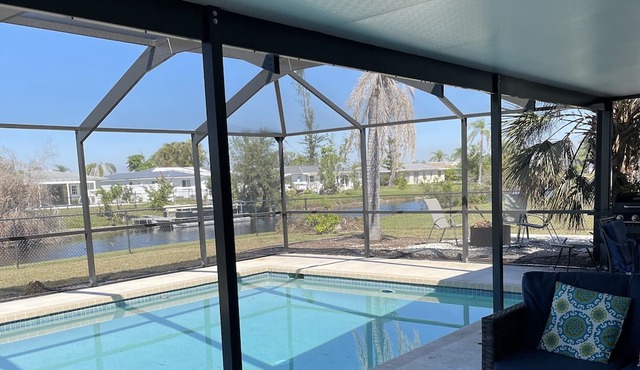 Designer Home on Fresh Water Canal20x32 Heated Pool*Close to Manasota Key Beach