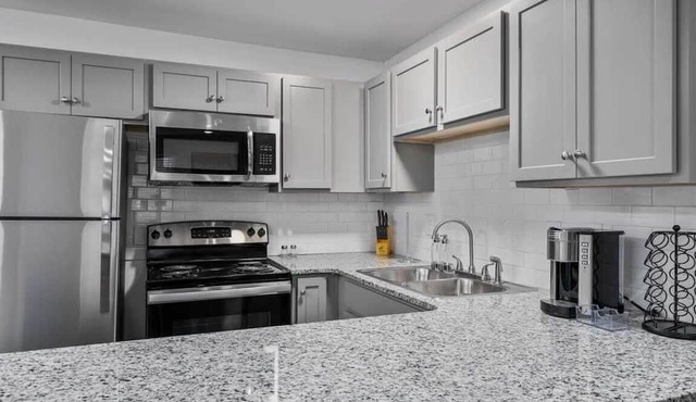 Modern Apt. close to Restaurants - Highland Golf