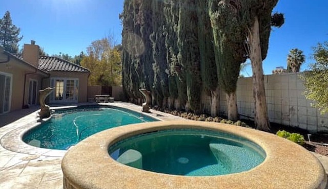 Paradise near Encino Lake -EN-CUL