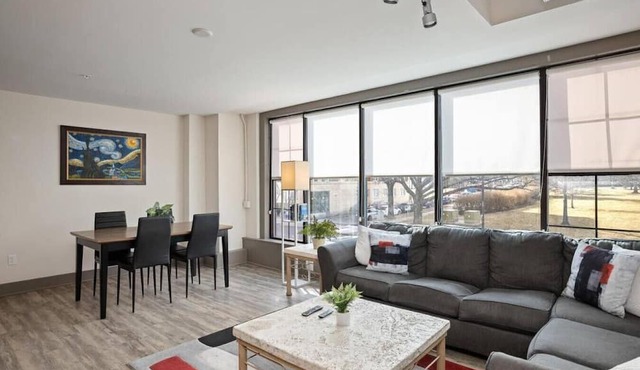 ⍟ Midtown 2 bedroom Apartment ⍟