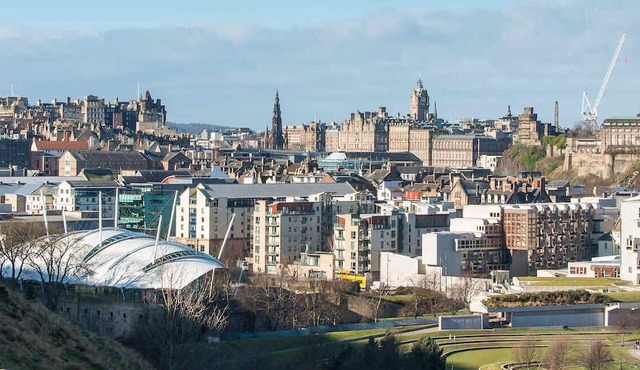 Royal Mile & Arthur's Seat Apt with Private Parking