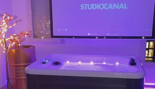 Superb apartment with jacuzzi and terrace.