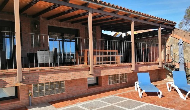 Homerez - Chalet for 10 ppl. with swimming-pool and terrace at Pantano de Cijara