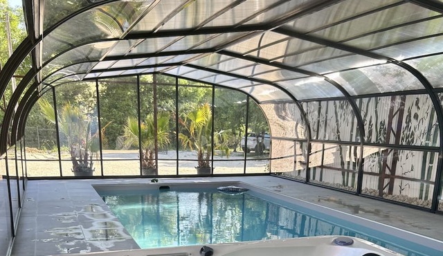 Le domaine du Lavoir / Moumoune sleeps 4. Jacuzzi access from April to October