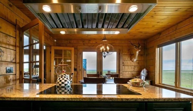 Tranquil 4-bedroom Glacier View Getaway