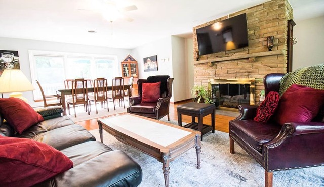 CLASSIC RANCH...PERFECT FOR FAMILY GATHERING