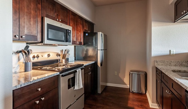 Modern Apartment in Prime Location (ID8347X53)