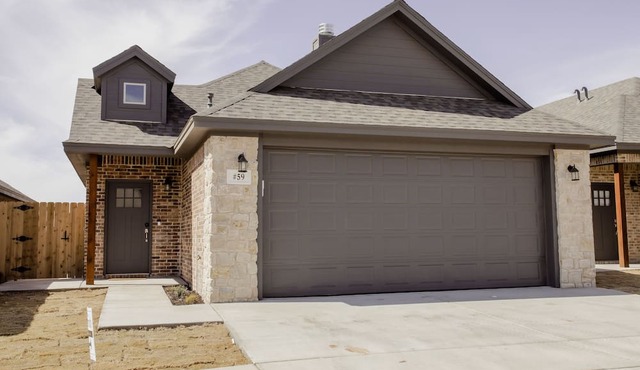 ★NEW HOME★Near TTU★3BR/2BA★Gated Community★