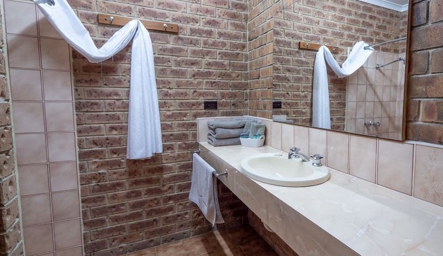 Eildon Parkview Motor Inn. Room 6