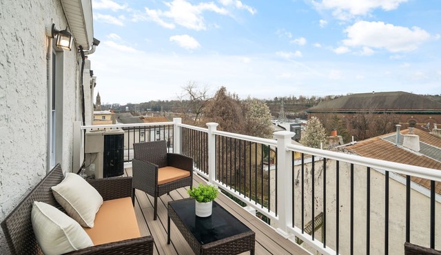 Brand New Manayunk Retreat 2BR including parking