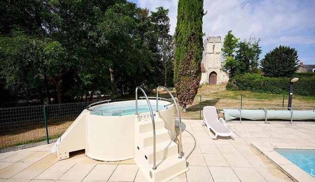 Luxe Sanitary XL 6 Pers. Villatent at 4-star campsite Le Petit Trianon