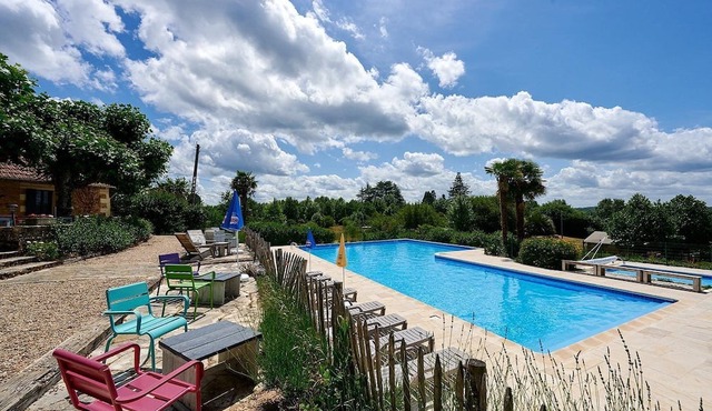 Luxe Sanitary XL 6 pers, Villatent at Family campsite Lestaubière Dordogne