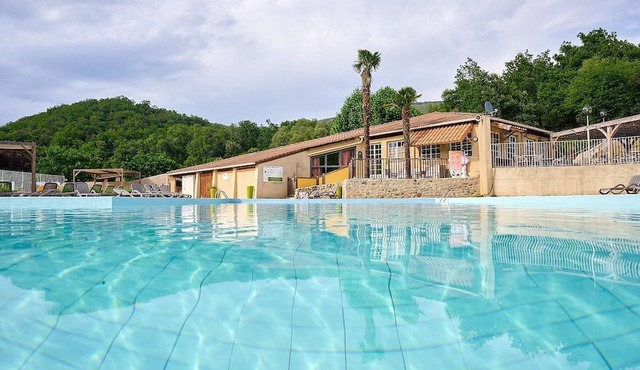 Luxe Sanitary XL 6 Pers. Villatent at child-friendly campsite in the Ardèche
