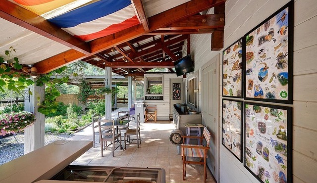 Luxe Sanitary 5 Pers. Villatent at the River Campsite with Beautiful view