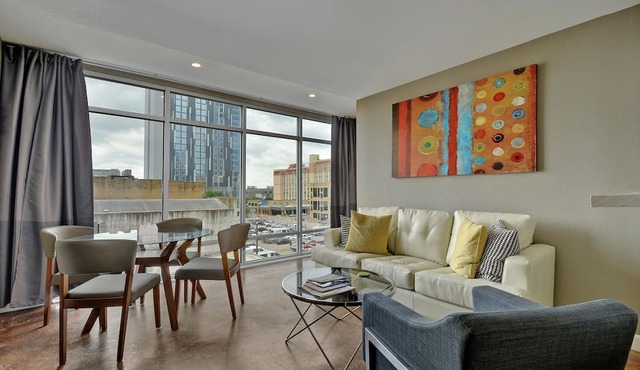 The Littlefields by Lodgewell | Updated Loft | B5