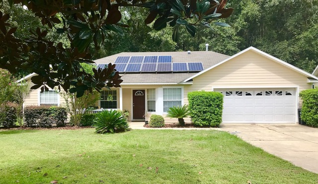 Gator Alumni House, 2 Miles From Campus