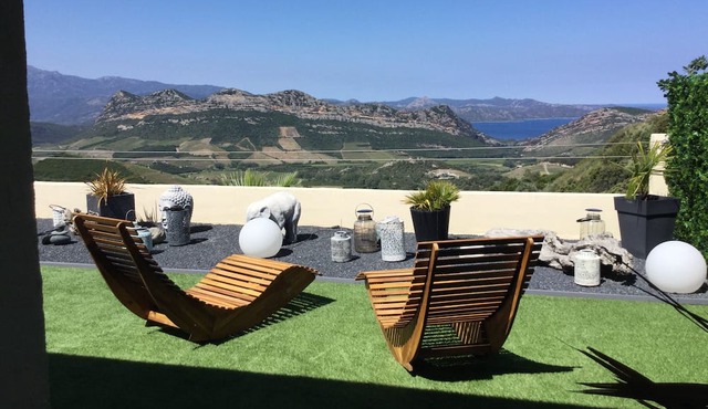 Beautiful apartment with view over the Bay of St Florent
