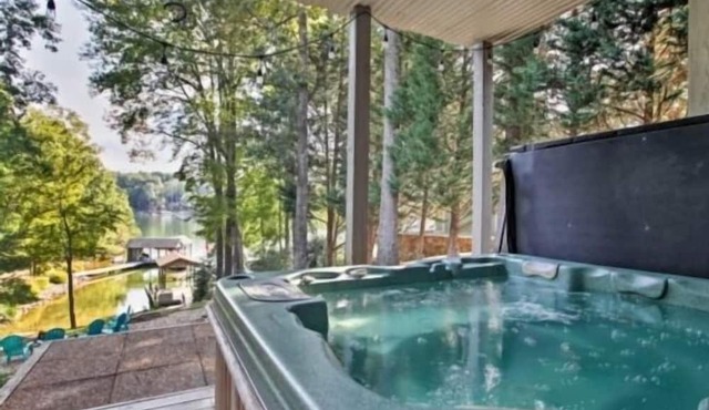 Got It All - 3 Kayaks, 1 Canoe, Hot Tub, Wifi, Ping Pong, Sandy beach, Firepit.